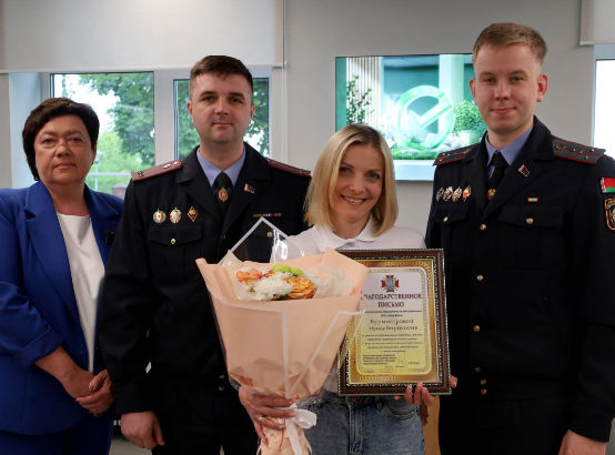 Специалист банка помогла клиентке избежать мошенничества